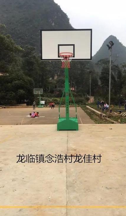 籃球架的發(fā)展與演變 從桃籃到智能籃筐